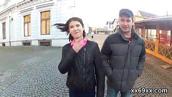 Artful Physician Fingers Fervent Chick Narrowed Pussy In Threesome XNXX