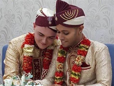 Two Uk Guys Wed In Beautiful Gay Muslim Ceremony