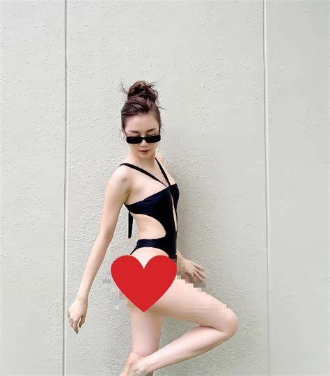 Loạt người đẹp khoe đường cong với bikini
