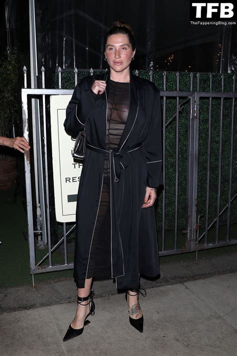 Kesha Flashes Her Nude Boobs As She Exits A Late Dinner At Giorgio Baldi Photos