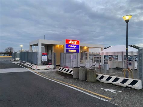 GUIDE TO RENTING A CAR IN PISA – Basics & Helpful Tips - Mom In Italy