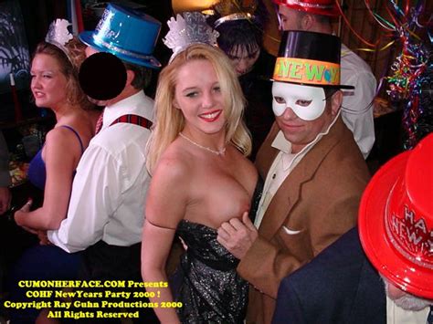 091b COHF New Year S Party 2001 Bonus Magazine 1006 Porn Pic