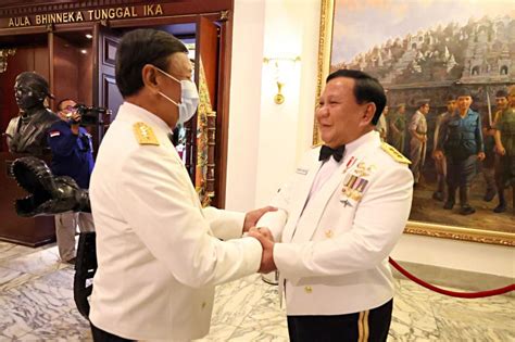 Keakraban Prabowo Dan Wiranto Pada Hut Tni Warganet Menyejukkan