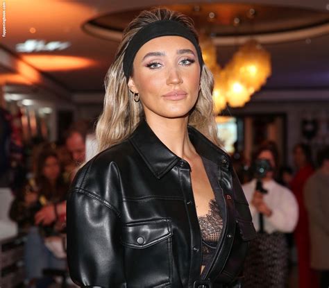 Megan McKenna Nude OnlyFans Leaks Fappening Page 4 FappeningBook