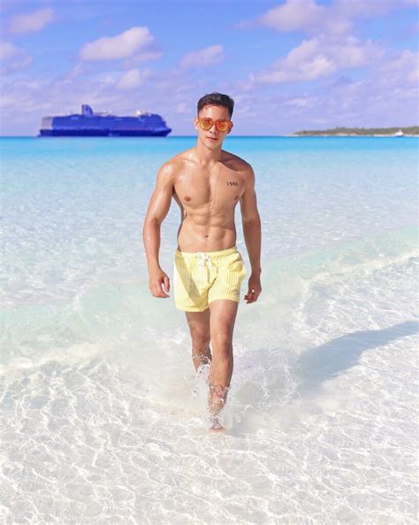 Ho Vinh Khoa นายแบบนกแสดงเวยดนาม ผชนชอบและหลงในในศลปะ Nude