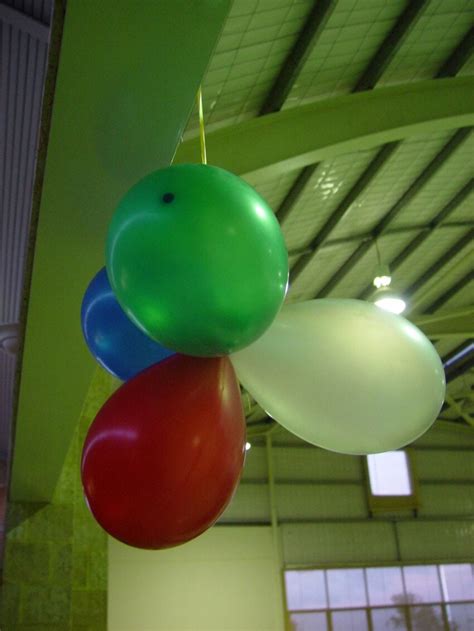 picture coloured balloons