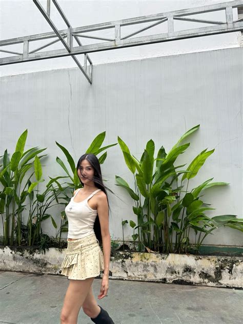 Sao Vi T Chi Pu Khoe D Ng V I Bikini V Ho Ng Y N R Ng R Cu I Thai K