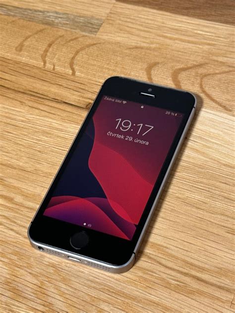 Apple iPhone SE 2016 + nová nabíječka ZDARMA | Aukro
