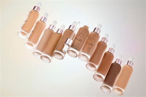 Natura UNA expande su portafolio con nuevos tonos en su base Sérum Nude Me promoviendo la