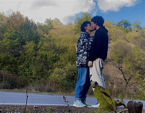 Una Pareja Gay Se Suicida En Armenia Por Culpa De La Homofobia Cromosomax