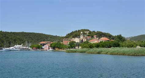 Skradin editorial photo. Image of grasses, churches, city - 80019601