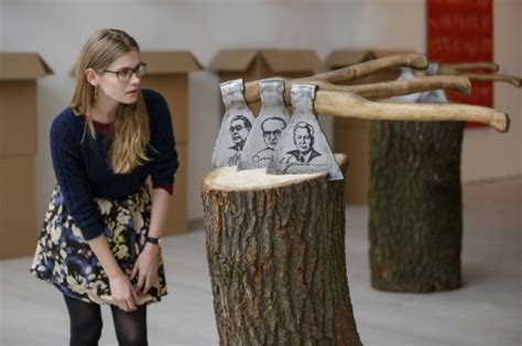 Exposition théâtre l art militant de Pussy Riot célébré à Londres