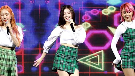 K MOMOLAND 모모랜드 NANCY 낸시 I m So Hot 암쏘핫 청년의 날 페스티벌 직캠 Fancam by PIERCE YouTube