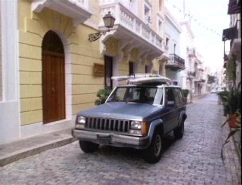 IMCDb org 1984 Jeep Cherokee Pioneer XJ in El ataque de los pájaros