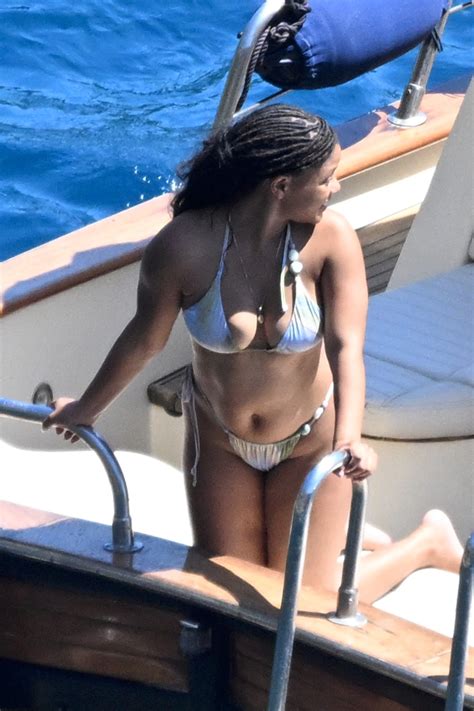 Halle Bailey Thong Slip Nip Slip Wardrobe Malfunction - Hot Celebs Home