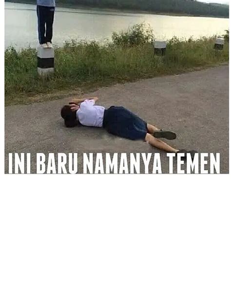 Tingkah Jungkir Balik Cewek Saat Bantu Ambil Foto Sahabatnya Ini Penuh Perjuangan Hot