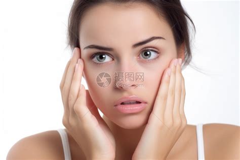 护肤的女性高清图片下载 正版图片600299111 摄图网