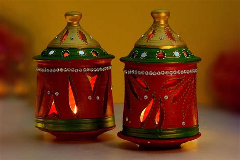 Enlighten the Spirit of Diwali with Rangoli Diyas