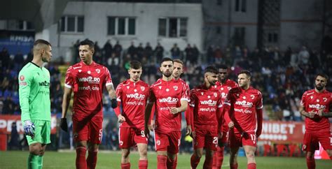 Playsport Ziua I Transferul La Dinamo Cine Este Atacantul Pe Care L