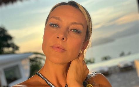 Fey demuestra cómo lucir espectacular en bikini después de los 40 Fama