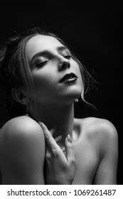 Portrait Sensual Naked Woman Posing Over Foto Stok Shutterstock