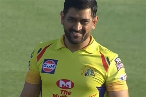 ipl  sakshi dhoni floored  handsome ms dhonis