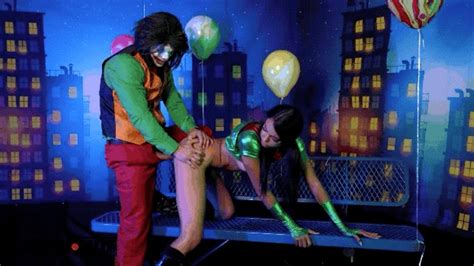 JOKER Mesmerizes Fucks FEMALE ROBIN 720 Mp4 Amateur Boxxx Clips4sale