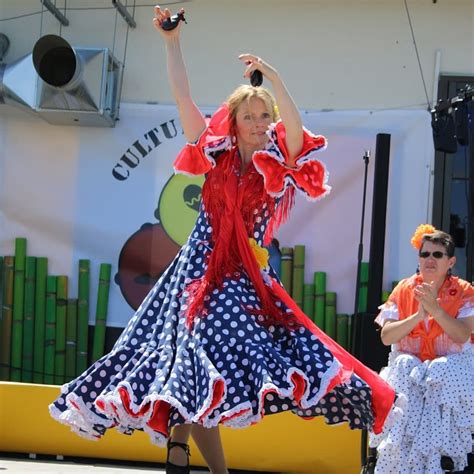 KULTUR GALERIE BAILA SALSA ESSEN KULTUR TANZEN CULTURA LATINA BILDER