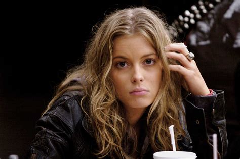 Watch: Gillian Jacobs Gets Into Character in Exclusive Clips from ‘The