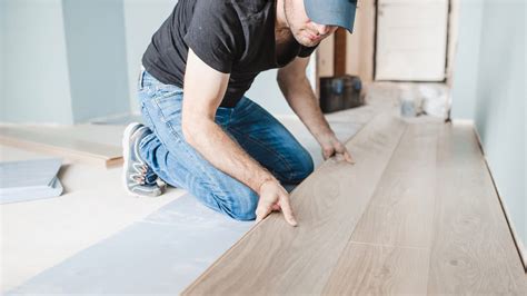 Luxury Vinyl Vs Laminate Flooring Pros And Cons Floor Roma