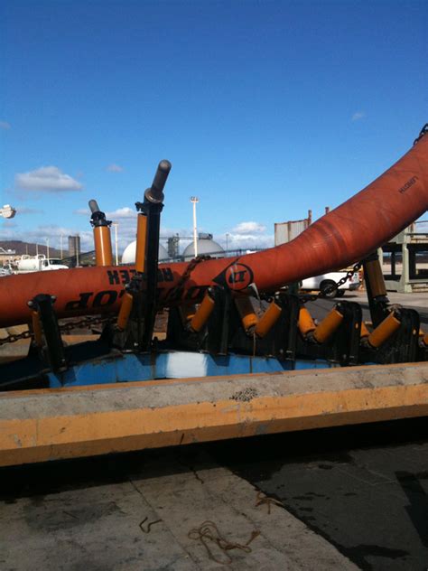 Case Study Heavy Duty Pipe Handling Rollers For Offshore Pipe Water