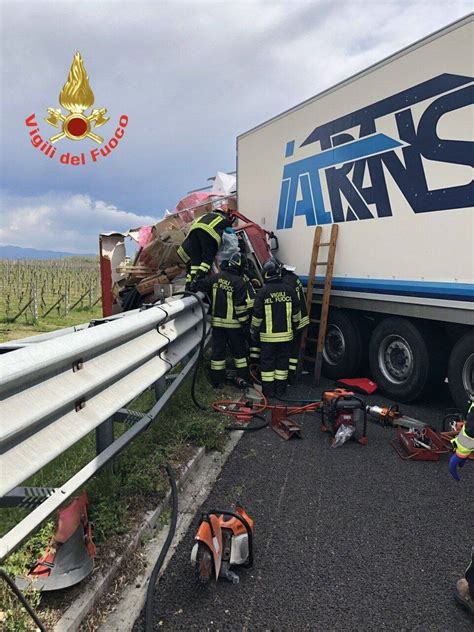 Oggi Autostrada A4 Incidente A4 Ultim Ora Grande Incidente In A4