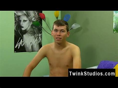 Naked Guys Evan Darling Announced Over Facebook That He Was Gay XVIDEOS