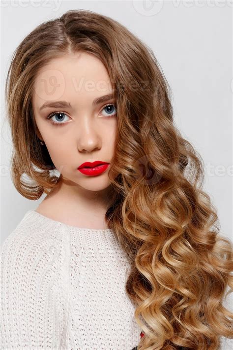 Beautiful Model Brunette With Long Curled Hair 39042973 Stock Photo At Vecteezy