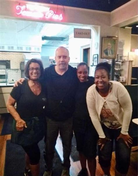 Frank Pepe Pizza Will Serve Pie Named After Cts Own Paul Giamatti