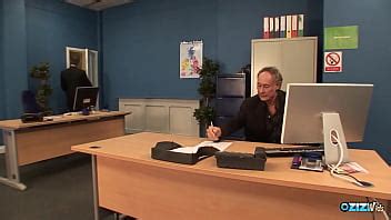 Sexo En Grupo En La Oficina Con Tres T Os Cachondos Y Una Morena Amante Del Anal Xvideos