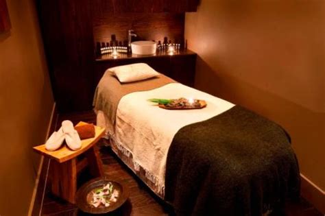 B B BODY BODY MASSAGE NUDE NURU SPA FEMALE Kukatpally Hyderābād