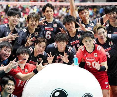 【バレー】日本男子、背水から2連勝！w杯で難敵トルコに3－0！3勝1敗で正念場ラスト3戦へ スポーツ写真ニュース 日刊スポーツ