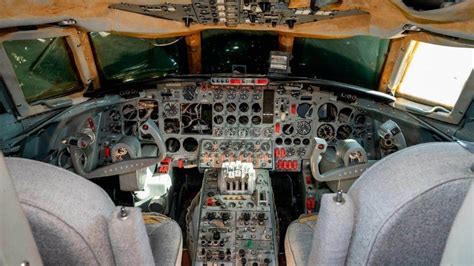 elvis presleys lockheed jetstar     auction  january