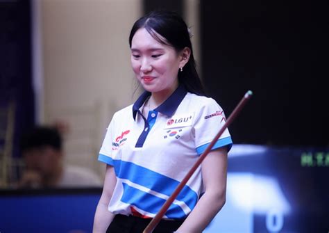 Hot girl bi a Hàn Quốc liên tiếp dọn bàn tuyển VN gặp khó tại siêu cúp quốc tế