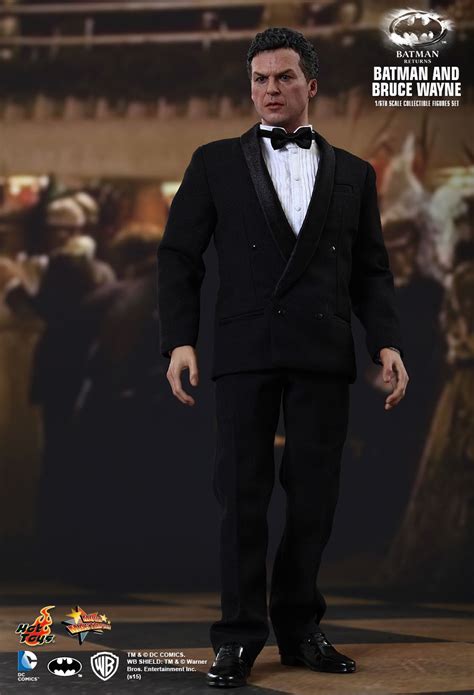 Hot Toys Batman Returns Th Scale Batman Bruce Wayne Toys Zone D