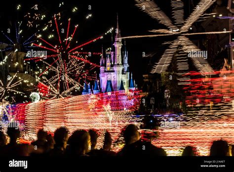 Night disney parade hi-res stock photography and images - Alamy