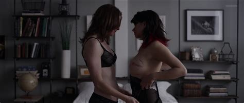 Naked Mimi Ferraro In Concussion