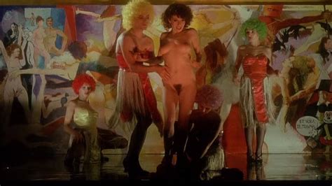 Naked Mona Heftre In Change Pas De Main