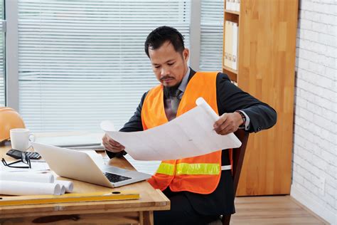 how to become a contractor in michigan