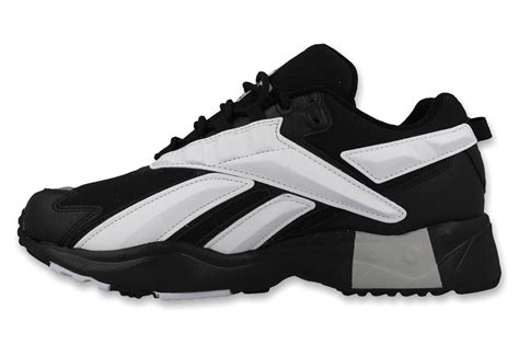 Reebok INTV 96 – Schrittmacher Sneakerhandlung