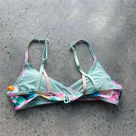 Rip Curl Bikini Top 10 But Would Fit 6 8 Depop