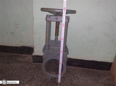 Машините - спирателен кран тип-шибърен гилотинен