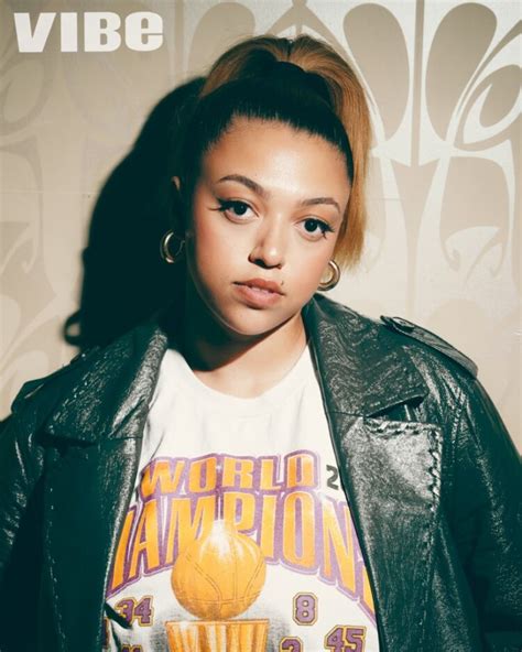 9 Hot Sexy Mahalia Burkmar Bikini Pics