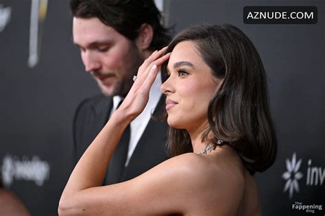 Hailee Steinfeld Sexy Seen With Josh Allen Showing Off Her Hot Cleavage At Nfl Honors In New